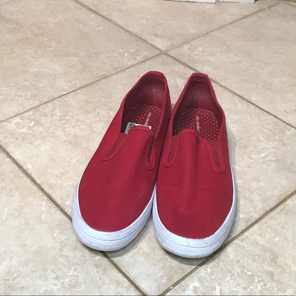 Red Tom flats